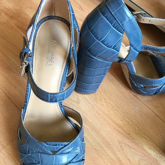 Michael Kors baby blue sandals, size 6.5 - Picture 2 of 5